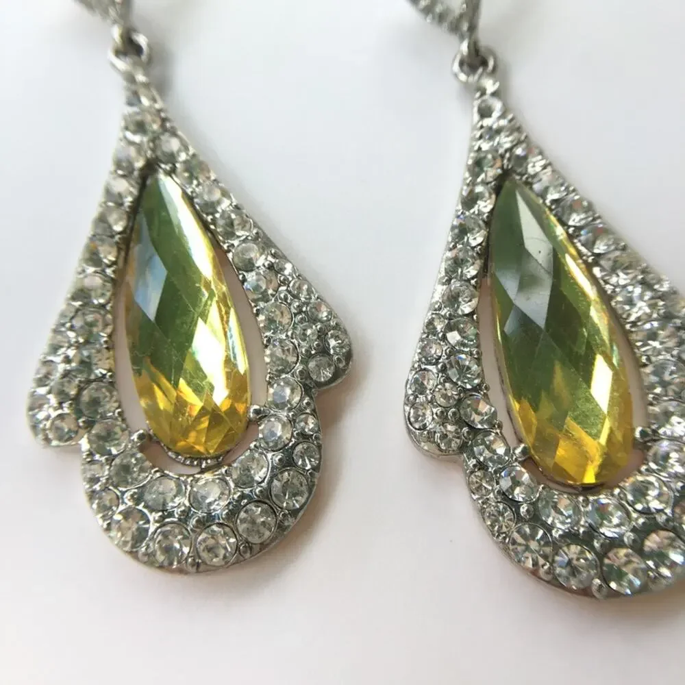 (brand not known) stunning lemon